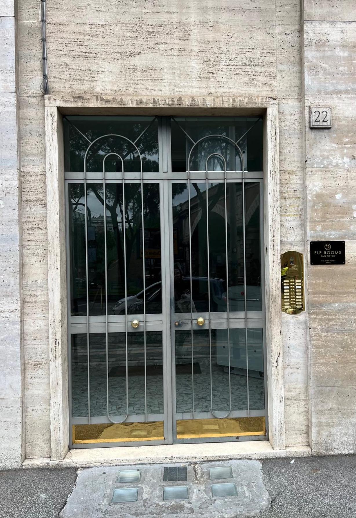 Ele San Pietro Pensión Roma